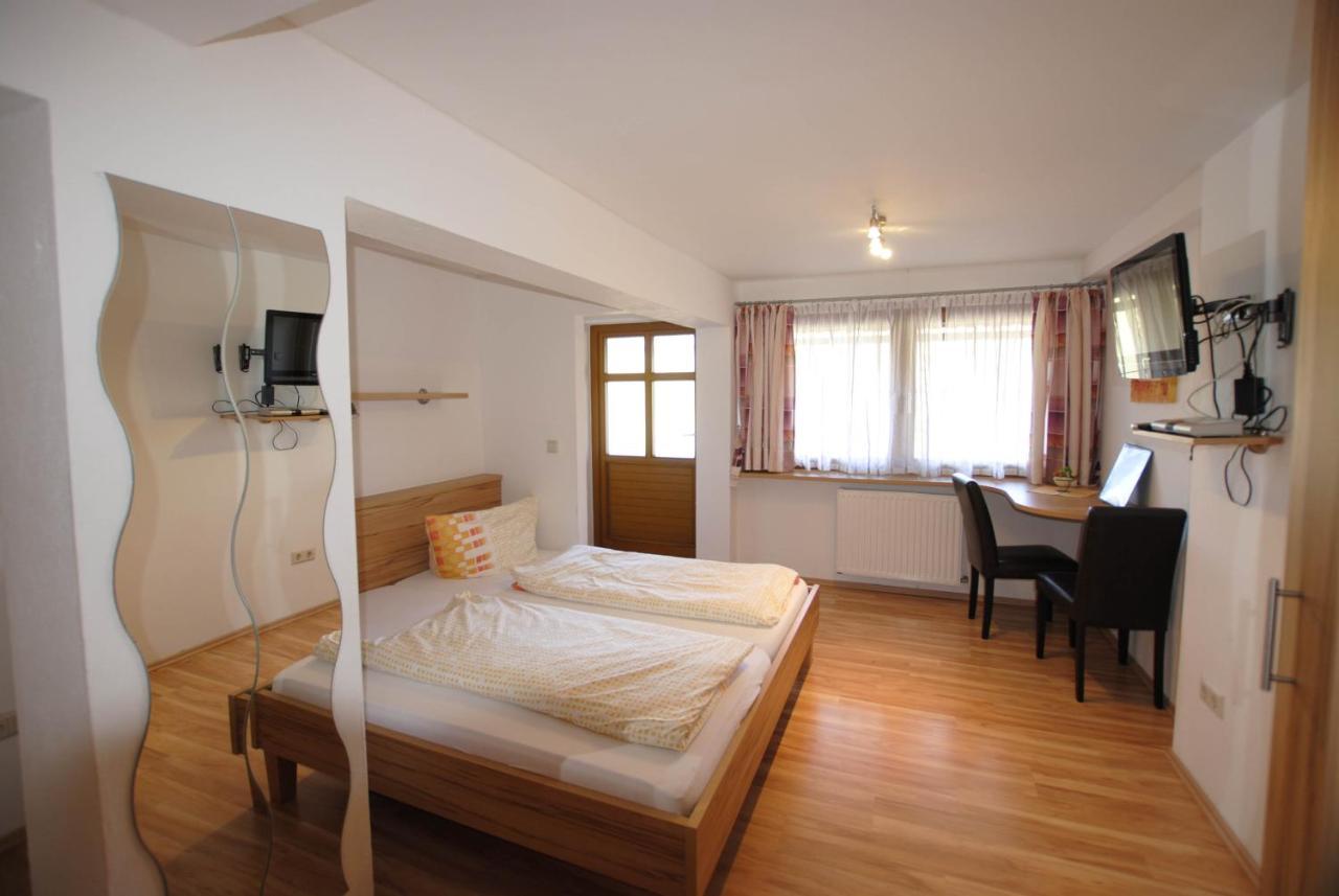 Hotel Gasthof Seeblick Zeutschach エクステリア 写真