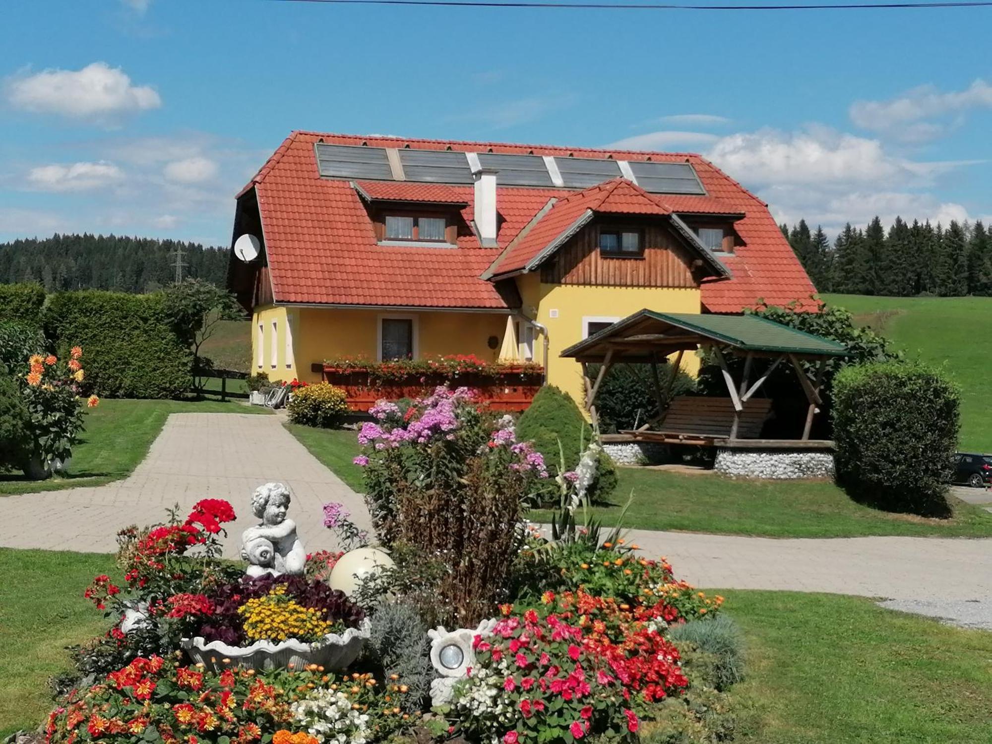Hotel Gasthof Seeblick Zeutschach エクステリア 写真