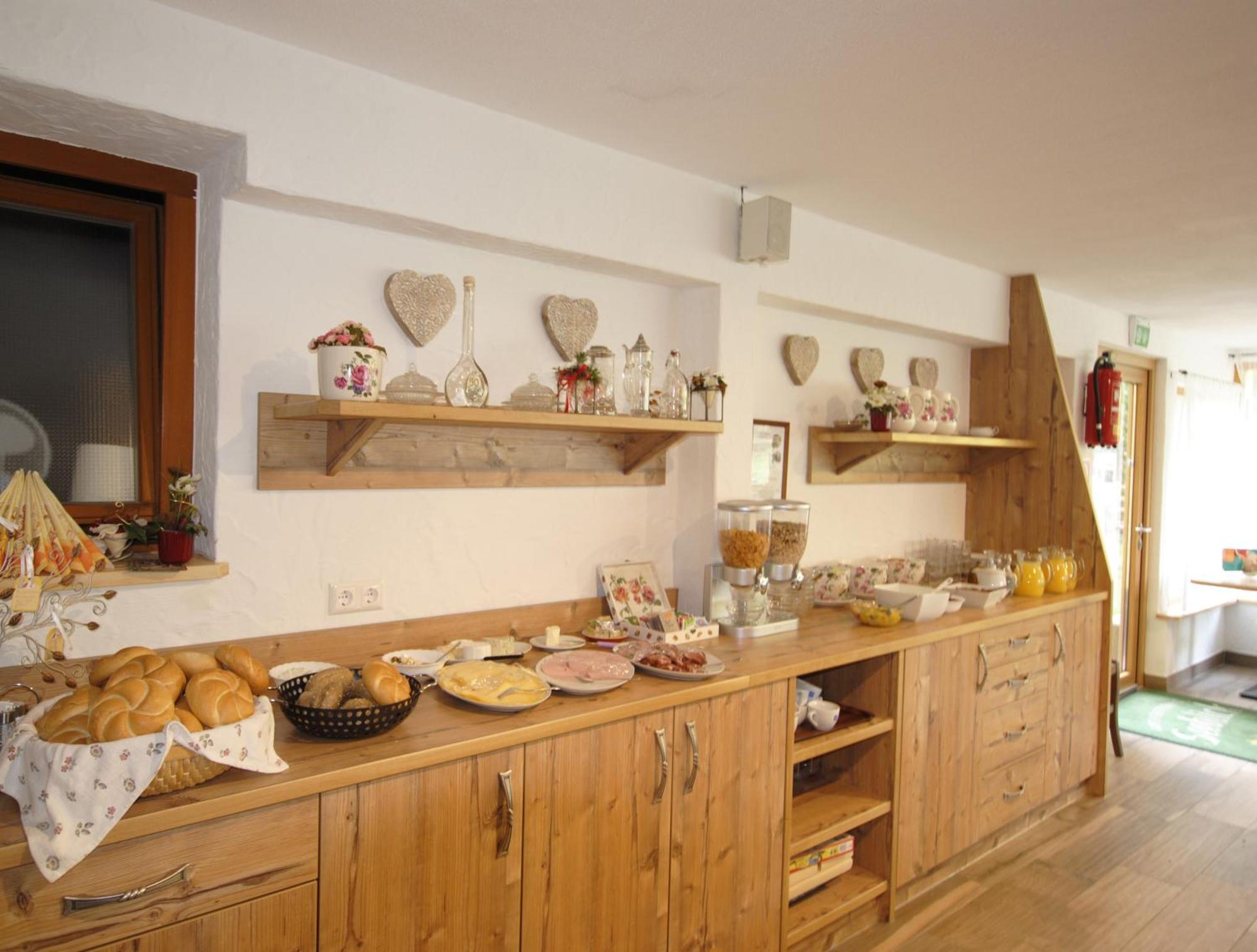 Hotel Gasthof Seeblick Zeutschach エクステリア 写真