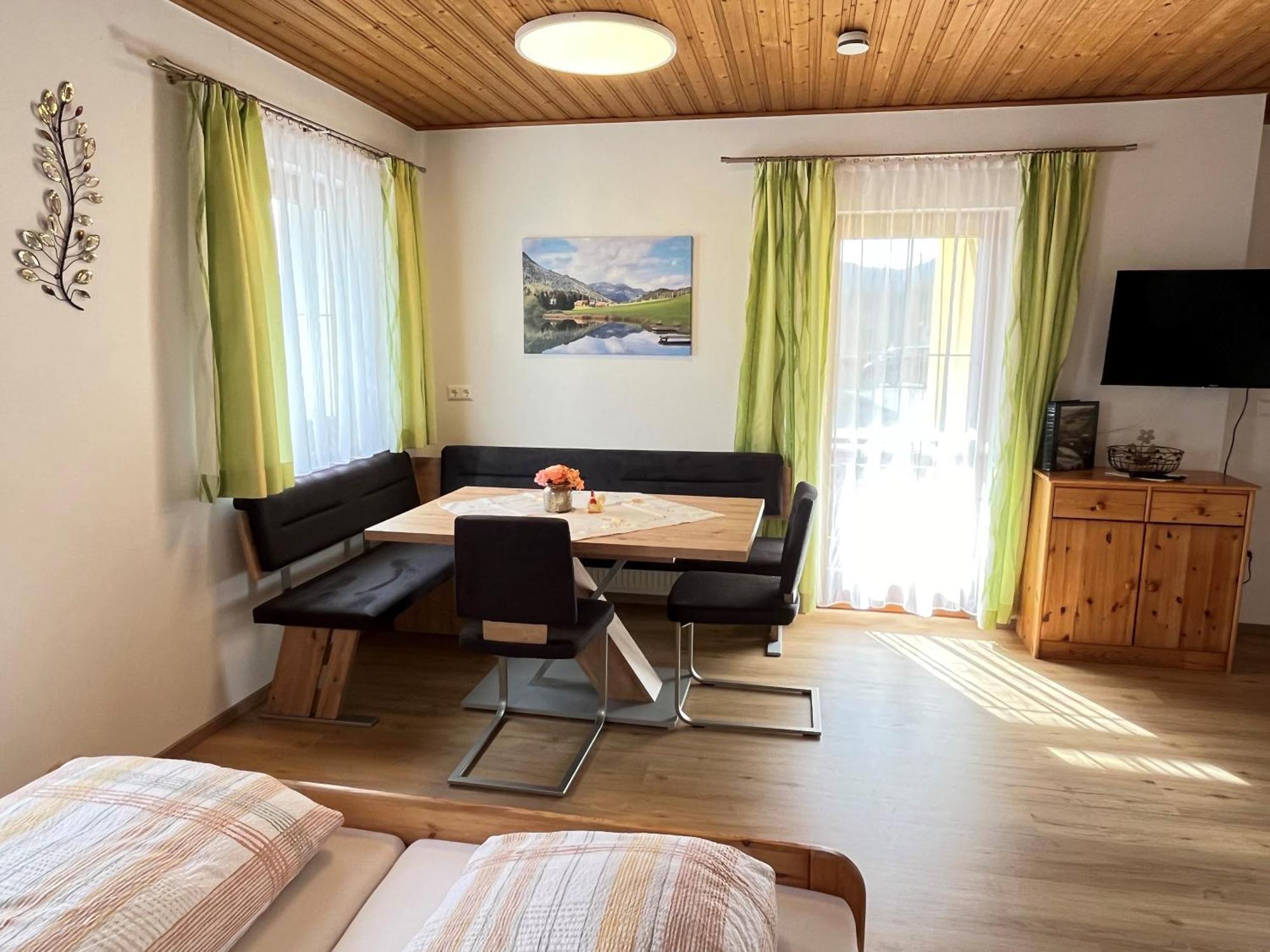 Hotel Gasthof Seeblick Zeutschach エクステリア 写真