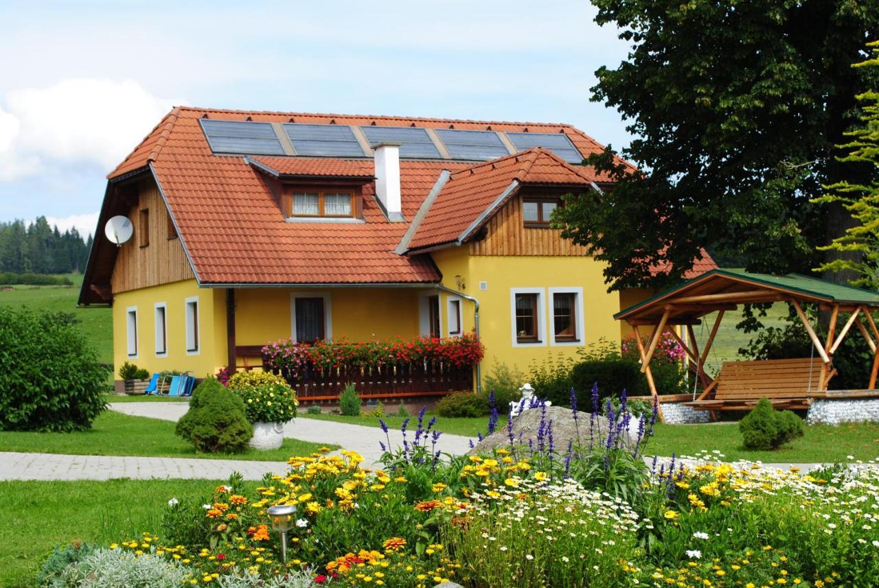 Hotel Gasthof Seeblick Zeutschach エクステリア 写真
